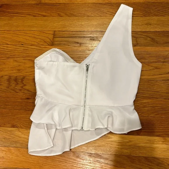 Superdown Karlie One Shoulder Top in White - Picture 7 of 8